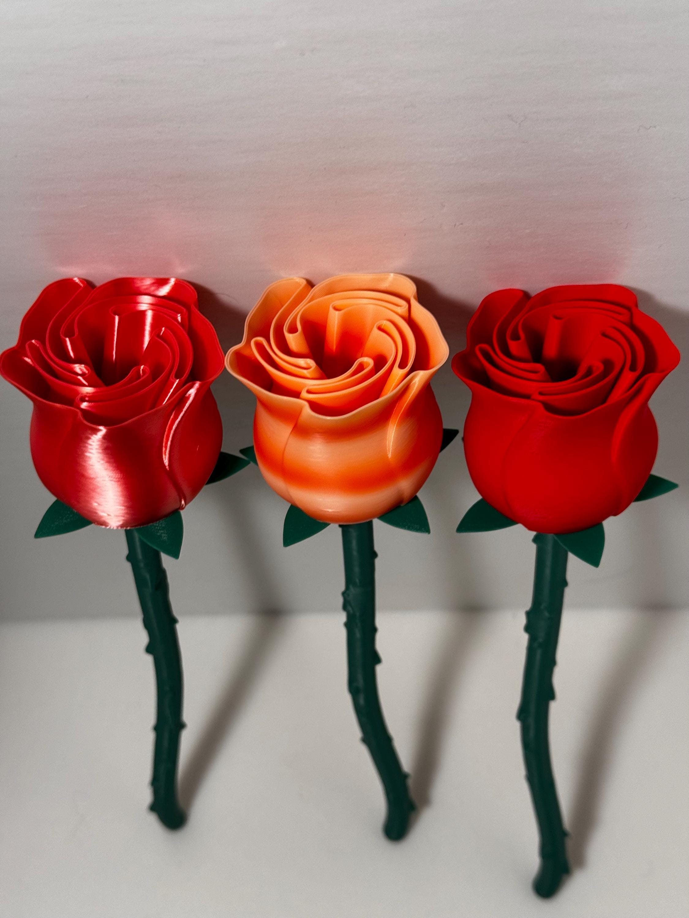 Everlasting 3d-printed Rose Bouquet - 4 Stunning Roses & Elegant Vase ...