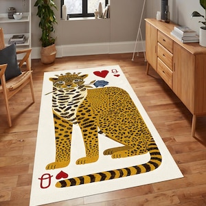 Tapete Queen of Hearts com motivos de leopardo coroado e cartas de baralho, carpete de chenille leve e lavável para interiores ecléticos e divertidos