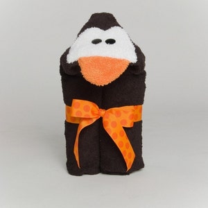 Babyhug Terry Woven Hooded Towel Penguin Print L 76 x B 76 cm- Pink