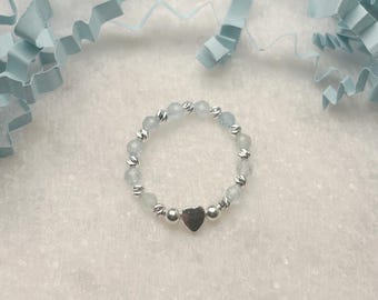 Anillo de plata de ley personalizado con aguamarina y piedra natal de marzo