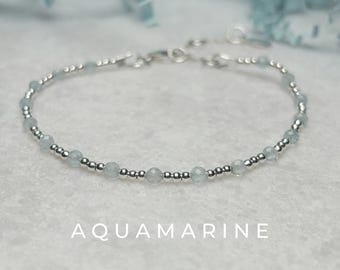 Pulsera personalizada de plata de ley con aguamarina y piedra natal de marzo