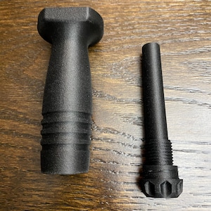 Vertical Foregrip M-LOK - Storage Container/PROP