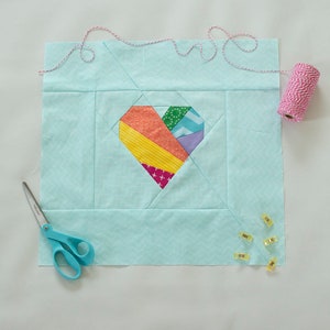 Paper Pieced Heart Quilting Pattern, including sizes XS, S, M and L, Heart Shaped Paper Piecing Bodice, Pocket or Accessory Embellishment