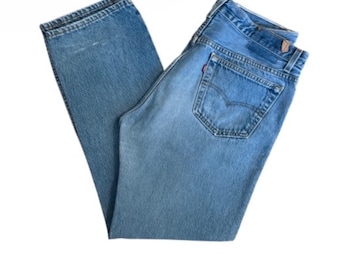 W34” L29.5" Levi's 501 90s USA vintage jeans (34" measured waist = women’s denim size 31/32)