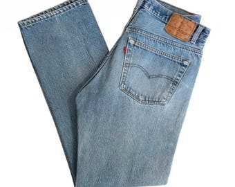 W35” L33" Levi's 501xx Vintage-Jeans aus den USA aus den frühen 90er Jahren (35" gemessener Bundumfang = Damen-Jeansgröße 32/33)