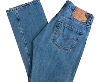 W32" L29" Levi's 501 90s USA vintage jeans (32" measured waist = modern women's size 29/30)