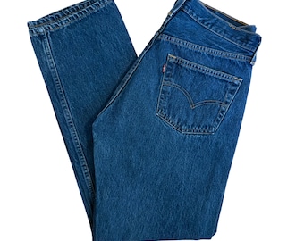 W32" L31.5" 501 '02 USA Levi's Jeans: dark wash (32" measured waist + curvy hip = modern women's size 30), vintage levis 501