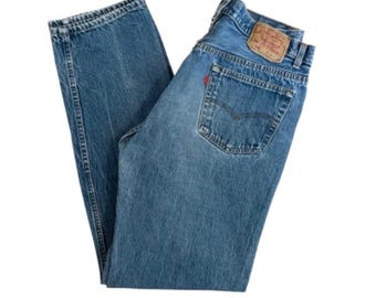 W34" L33" Levi's 501 90s USA vintage jeans (34" measured waist = modern women's size 31/32)