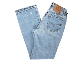 W26” L31” 517 90s USA Levi's Vintage Jeans: light wash denim (26” measured waist = modern women’s size 24), JR tag