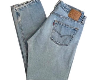W34" L31" 501 USA Levi's vintage jeans (34" measured waist + curvy hip = modern women's size 32), vintage levis 501
