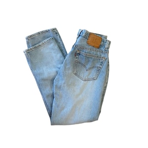 90s True Vintage Levi&#39;s 501 Size 30/31 W33&quot; - mid to high rise straight leg blue jeans, light wash faded denim, USA made, W34 L28.5