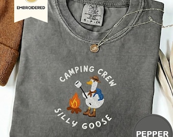 Geborduurd Silly Goose Camping Comfort Colors-shirt, Nature Lover-T-shirt
