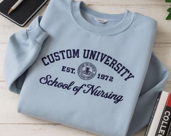 Sudadera universitaria bordada personalizada: ropa universitaria personalizada