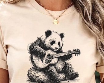 Maglietta con panda che suona la chitarra - Comfort Color® - Maglietta per festival musicali rilassati, maglietta acustica indie rilassante, regalo per chitarristi amanti della fauna selvatica