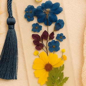 Custom Bookmark with Tassel | Optional Name Personalization and/or Charm | Featuring Real Pressed Flowers | Laminated | Book Lovers  Gift