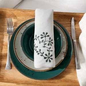 Embroidered Wildflower Napkins | Easter Decor | botanical embroidery | backyard wedding | house moving | gift set | wild birds party napkins