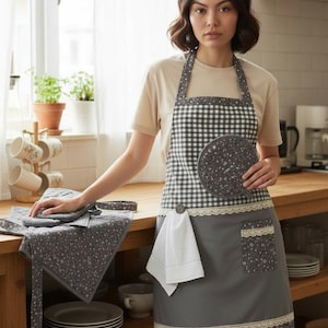 10-Piece Kitchen Apron Set: Stain-Resistant, Waterproof Aprons & Linens