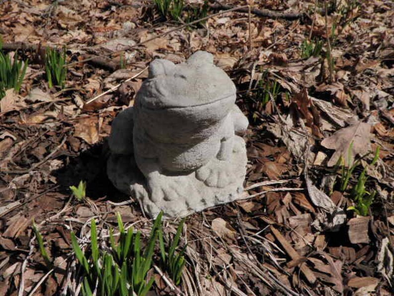 Large Smiling Cement Sitting Frog Garden Art Concrete ...