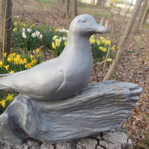 Gray/Silver Cement 7&quot; Tall Bird on Log Slice Garden Art Statue Concrete Branch Dove