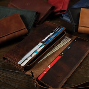 Funda universal de cuero genuino para billetera, tarjetero y monedero, hecha de piel de becerro, personalizada como regalo de aniversario para hombres y mujeres.