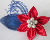 Patriotische Pfau Fascinator oder Blumen Brosche, Rot/ Weiß / Blau Braut Haarstück, 4. Juli Braut, Hochzeit Kopfstück Vogelkännchen Schleier