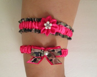 CAMO WEDDING Garter Set, Hot Pink Garters, Camo & Fuchsia Pink Prom Garters, Military / Army Wedding