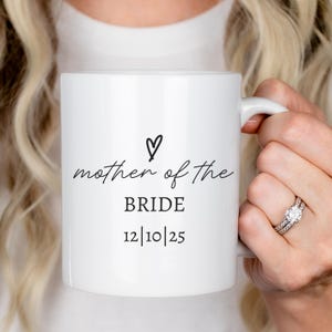 Mok moeder van de bruid, trouwdag cadeau voor moeder, gepersonaliseerde moeder van de bruid koffiemok, bruids douchecadeau, aangepaste huwelijkscadeau mok