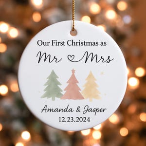 Adorno &quot;Nuestra Primera Navidad como Sr. y Sra.&quot;, Adorno &quot;Nuestra Primera Navidad 2025&quot;, Adorno Personalizado &quot;Primera Navidad como Sr. y Sra.&quot;, Regalo de Matrimonio