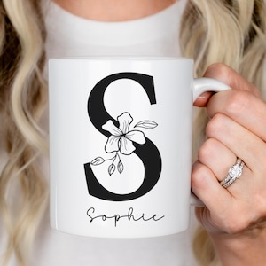 Taza con monograma personalizado, taza con letra floral personalizada, taza de café con inicial, regalo con nombre minimalista, regalo personalizado elegante, regalo para ella
