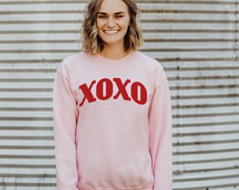 XOXO CREWNECK SWEATSHIRT