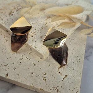 Chocolate tone Geode effect angular stud earrings - Gold plated brass Jewellery