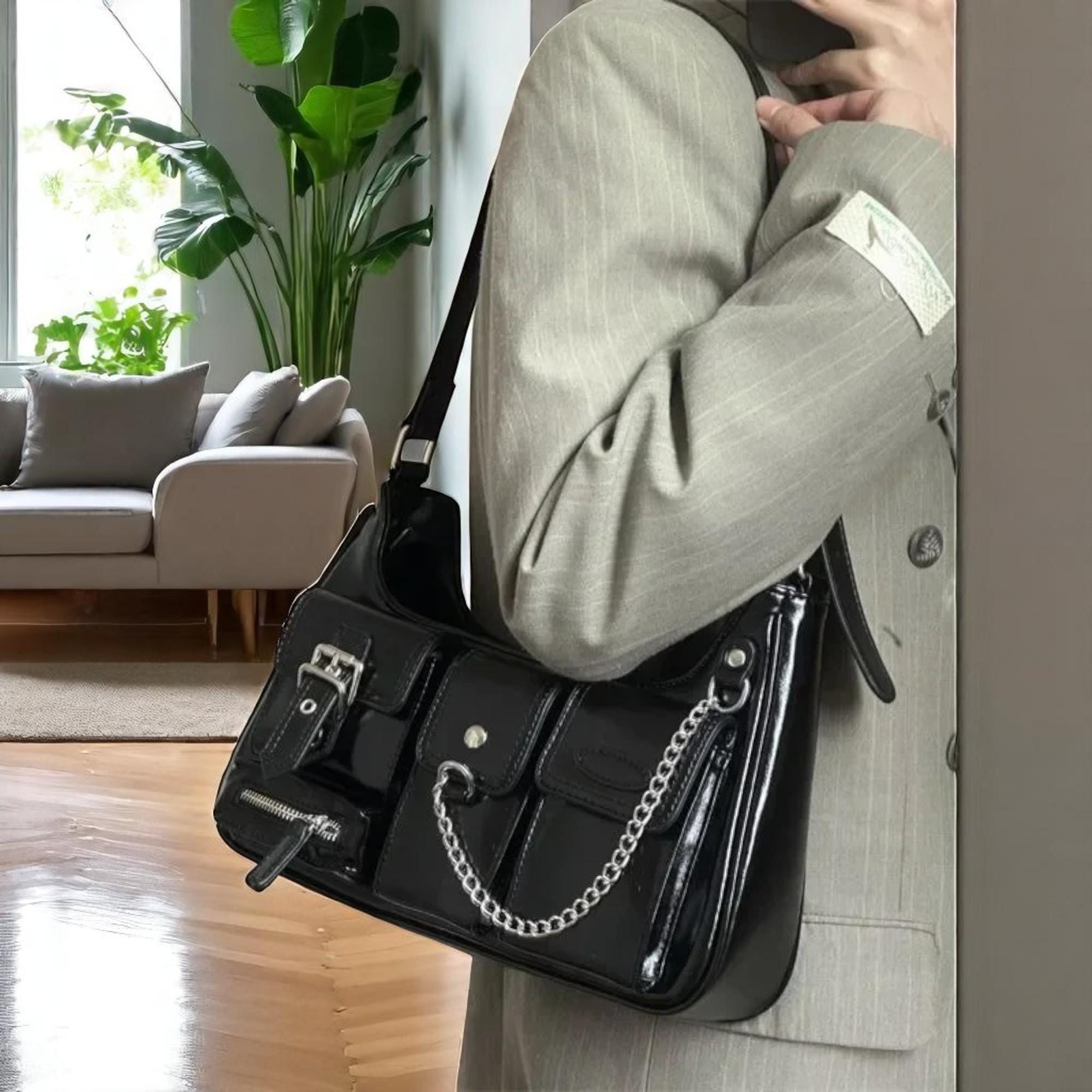 バッグ Y2K leather shoulder bag 2way grunge Y2K Grunge Belted Heart Shaped Bag - Litlookz Studio
