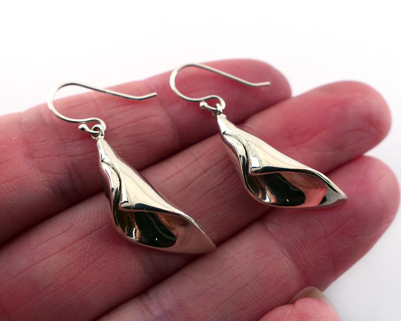 Unique Gift for Bridesmaids Maid of Honor Jewelry Bridesmaid Jewelry Sterling Silver Calla Lily Earrings Wedding Jewelry