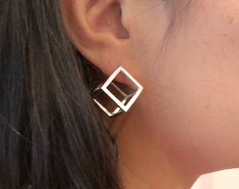 サラース　CUBE PIERCED EARRINGS - K24P il_340x270.1562754232_l6xz.jpg
