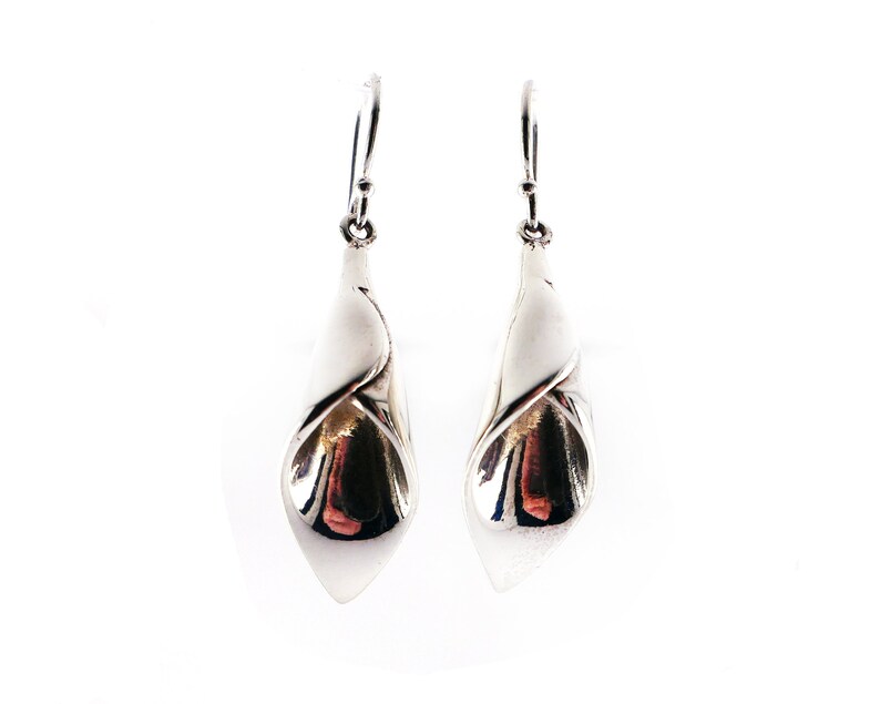 Unique Gift for Bridesmaids Maid of Honor Jewelry Bridesmaid Jewelry Sterling Silver Calla Lily Earrings Wedding Jewelry