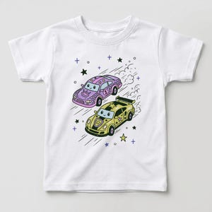 Maglietta Bambini Auto Corsa, Cartoon Car Tee, Stelle Colorate, Shirt Bimbo, Grafica Velocità, Cotone Morbido