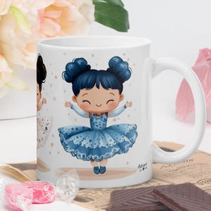 Taza de cafe  dibujo niñas kawaii con tutu de ballet, muñecas adorables, dibujo infantil colores vibrantes,  regalo para bailarina