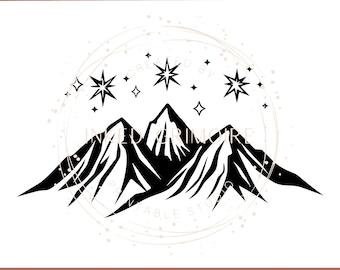 Könnte beinhalten: Schwarz-weiße Grafik von Berggipfeln mit Sternen und dem Text "Inked Grimoire". Das Design hat ein himmlisches Thema mit Sternen und einer Halbmondform. Der untere Teil des Bildes enthält den Text "SVG" und "PNG".