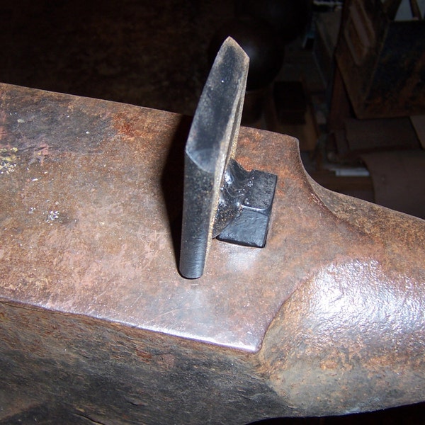 Blacksmith anvil hot cut hardy tool