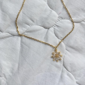 Handmade Floral Daisy Cubic Zirconia Gold Necklace