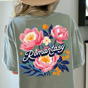 Romantasy Book Reader Whimsical Flowers Bookish Everyday T-shirt z odważnym różowym i niebieskim kwiatowym wzorem