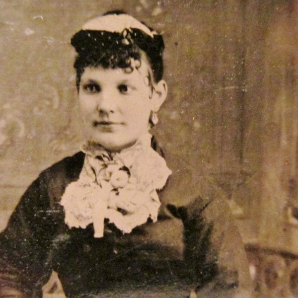 Tintype Photo of Pretty Civil War Widow