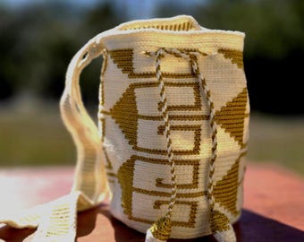 Handmade Wayuu Crossbody Bag: Cotton Silk Metallic Thread, Boho Bucket Purse