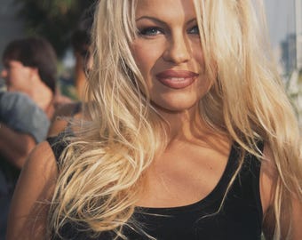Pamela Anderson – Baywatch Icon STL 3D Print Model