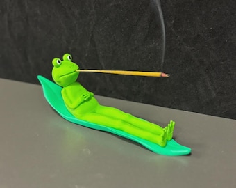 Chill Frog Incense Holder STL – Whimsical Zen Desk Decor (Digital Download)