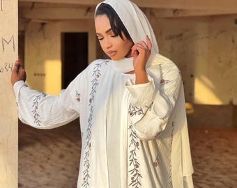 Abaya Sanaa – Elegant White Three-Piece Set with Floral Embroidery | Modest & Sophisticated Women Fashion