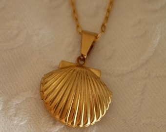 Shell Locket Necklace, Seashell Locket, Real Opening Locket, Mermaids Locket, Ocean Jewelry, Layering Necklace, Sea Lover Necklace
