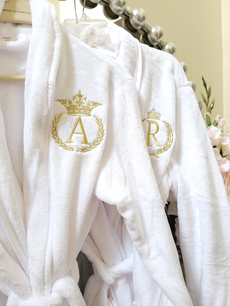 Personalized Men's Women's Plush Robe Monogrammed Bathrobe with King Crown Queen Crown Mother's Day Father's Day Gift Bridal Robe image 2