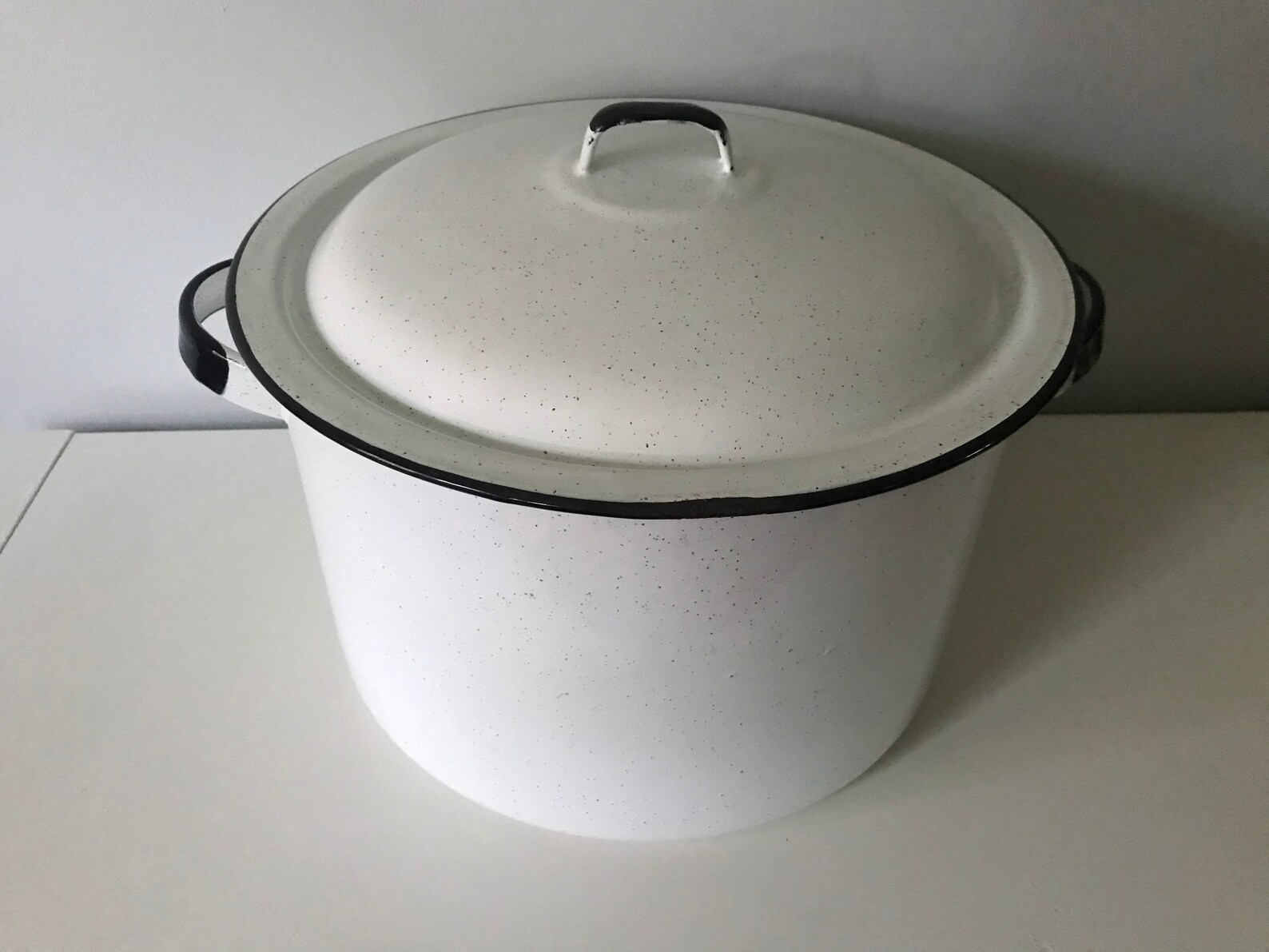 Vintage White With Black Trim Large Enamel Stock Pot With Lid Etsy