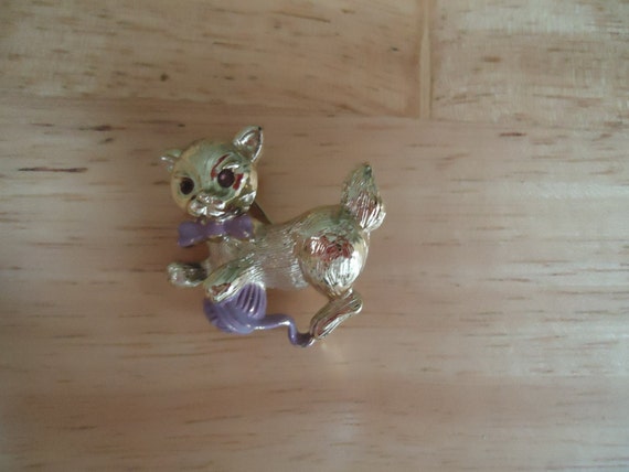 Vintage Gold Tone Cat Brooch - Cat Pin - image 2